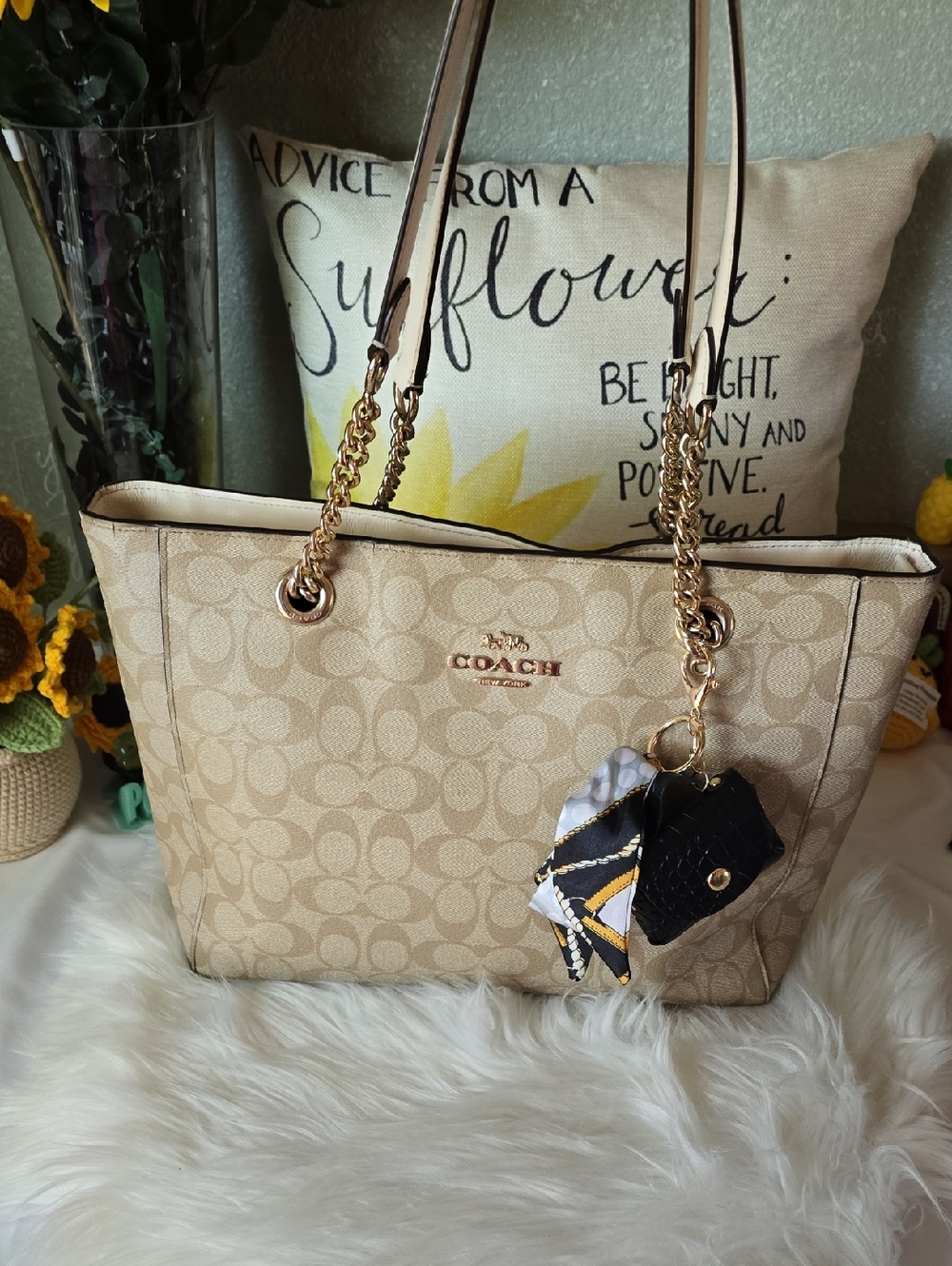 COACH Beige Signature Tote with Gold Hardware GUC